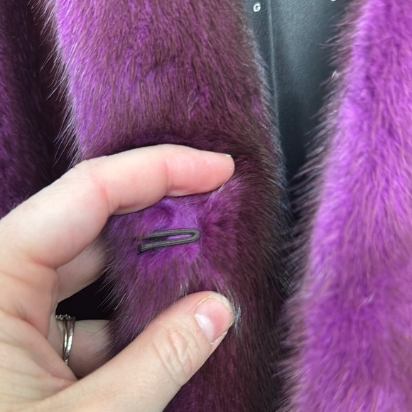 Luxurious Purple Fur Coat - Picture 6 of 9